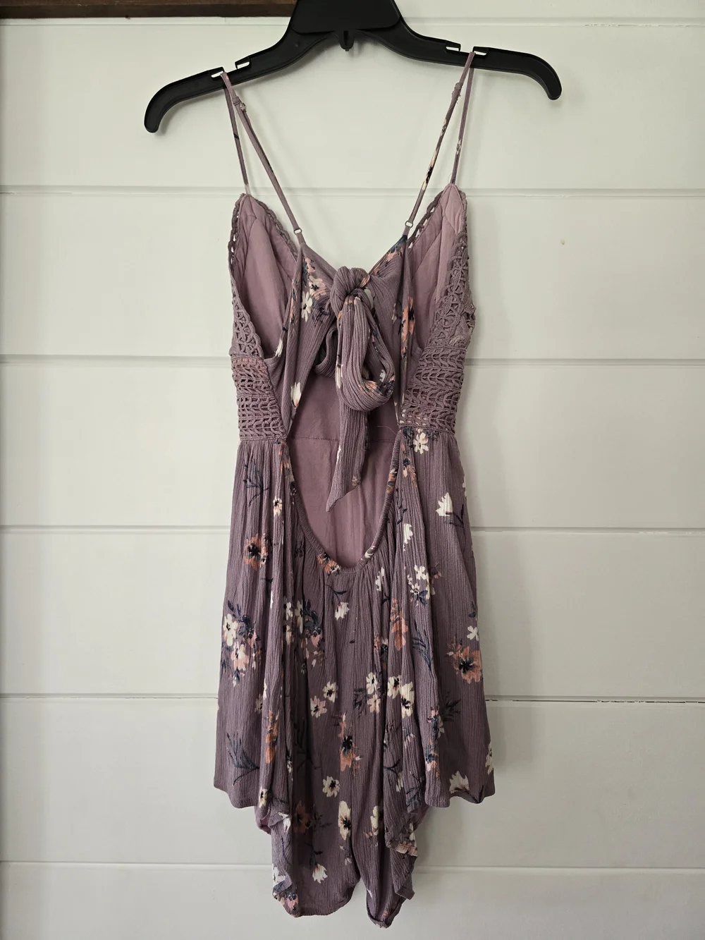 ILLA ILLA Mauve Floral Crochet Bodice Mini Romper Medium - Picture 2 of 4